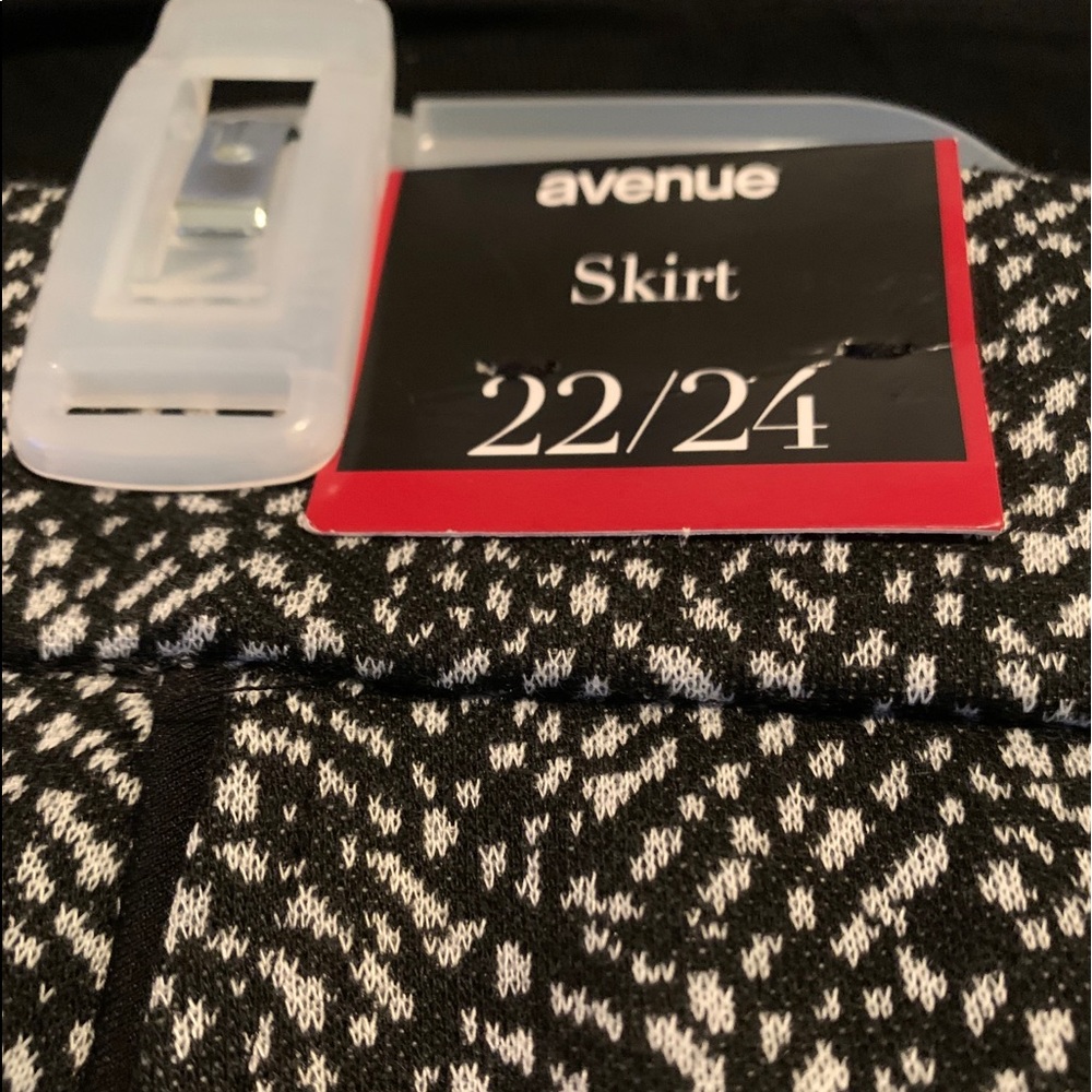 Avenue black and white skirt